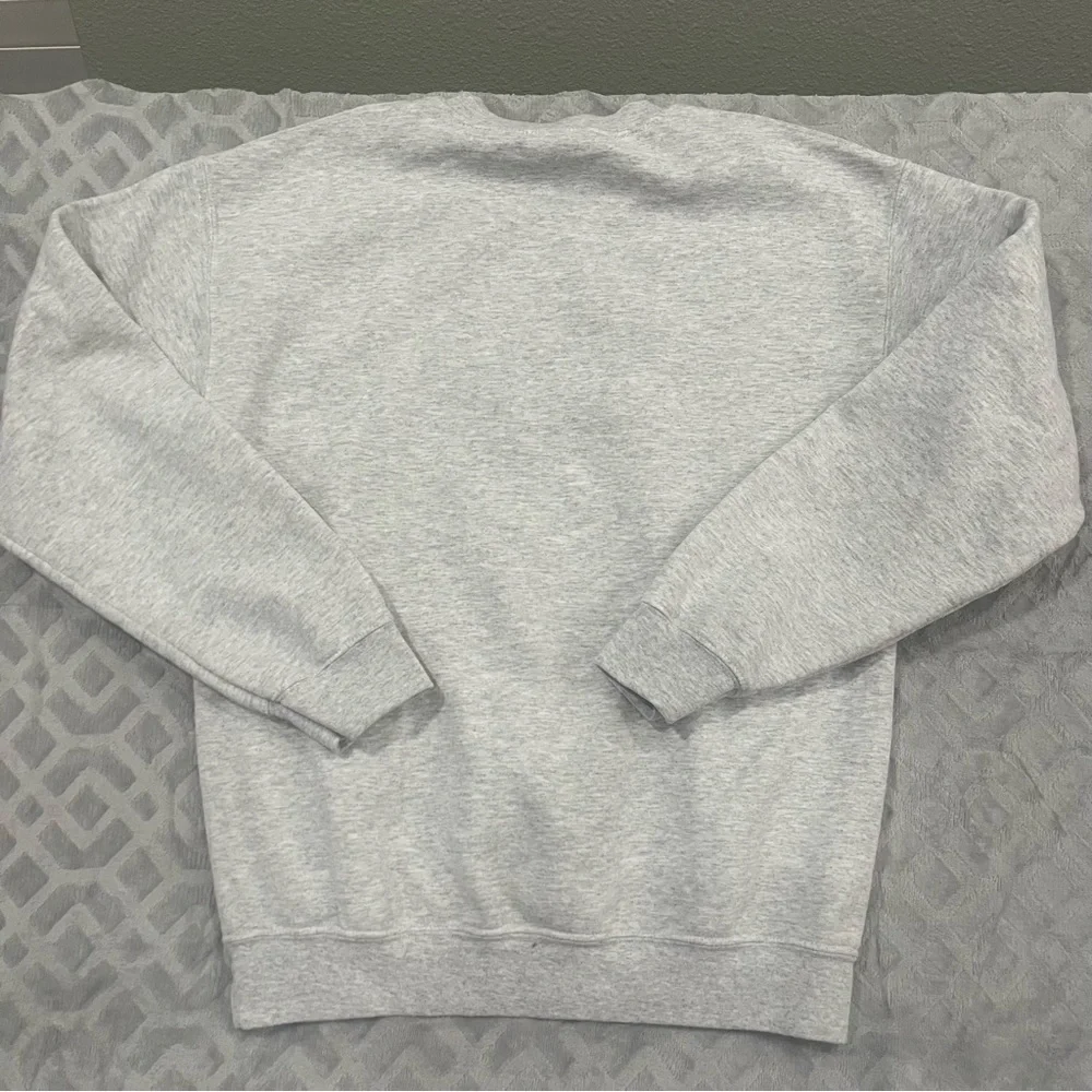 Nike Light Gray‎ Crewneck unisex Sweater bugs bunny logo size medium